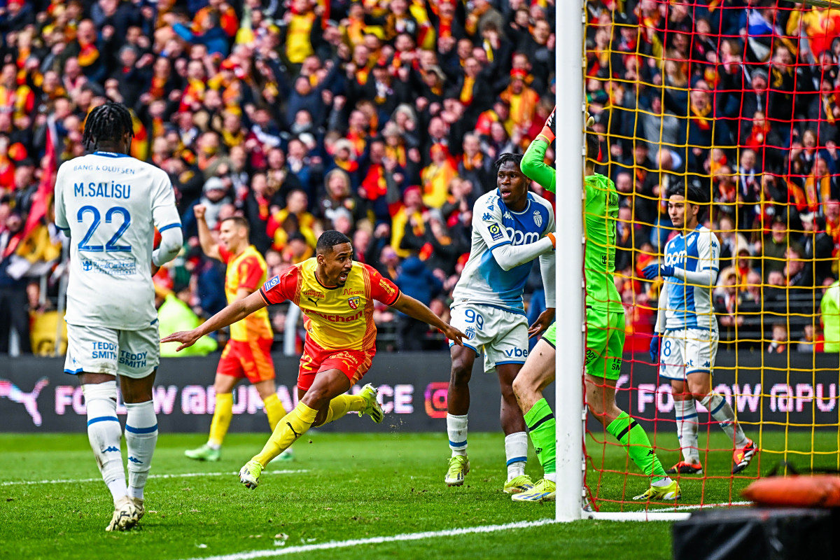 九游网页版-AC米兰展现统治力，轻松取胜的简单介绍