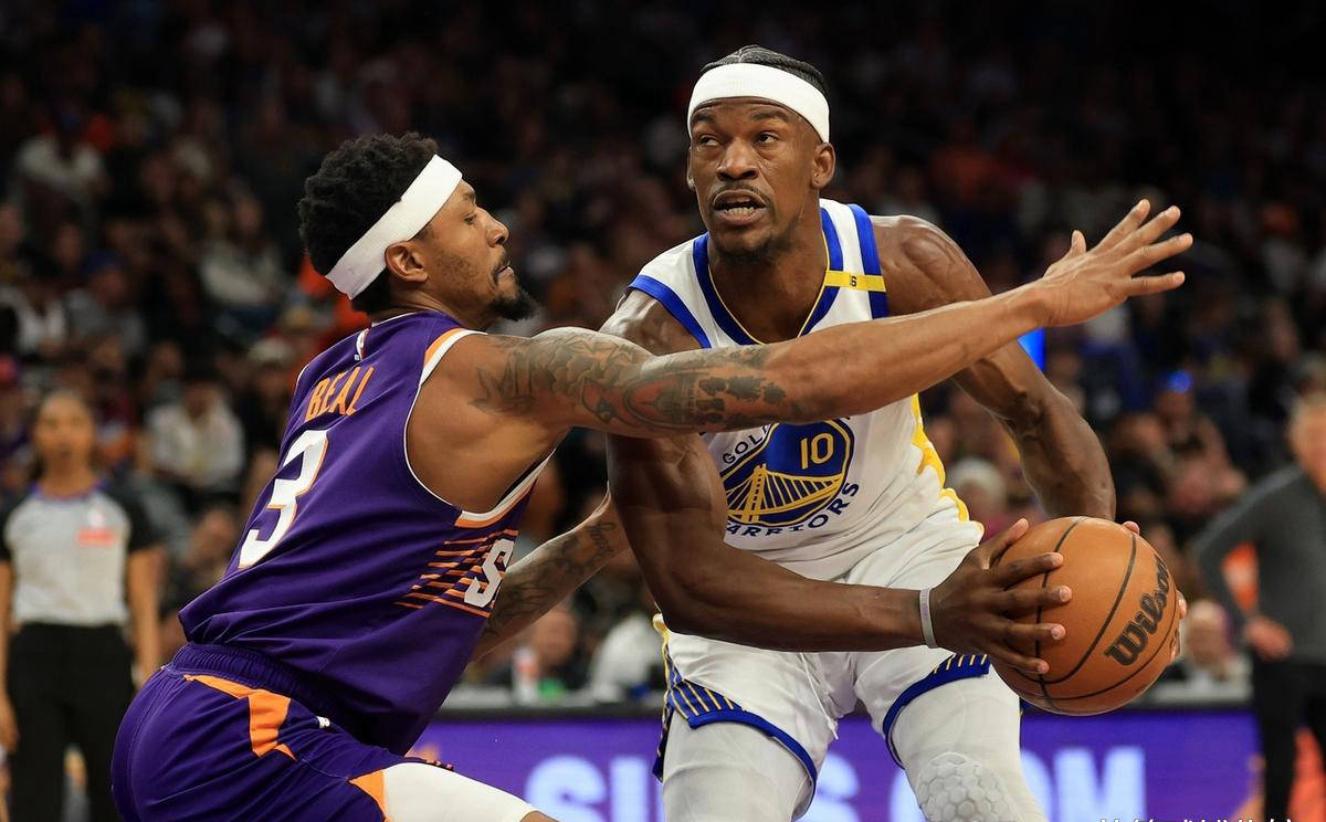 勇士队主场大胜太阳队,取得胜利 勇士队主场大胜太阳队,取得胜利